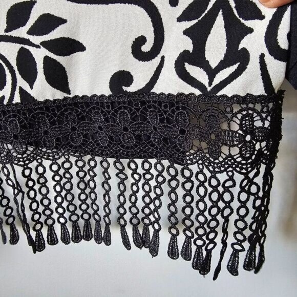 EUC LIKE NEW JOHN MARK BLACK WHITE EMBROIDERED CLASSY FRINGED TOP SIZE M - Picture 11 of 16